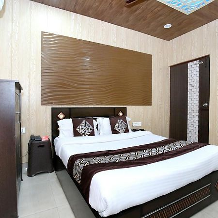 Oyo 8105 Royale Guest House Ludhiana Luaran gambar