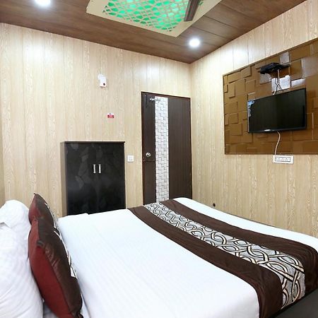 Oyo 8105 Royale Guest House Ludhiana Luaran gambar