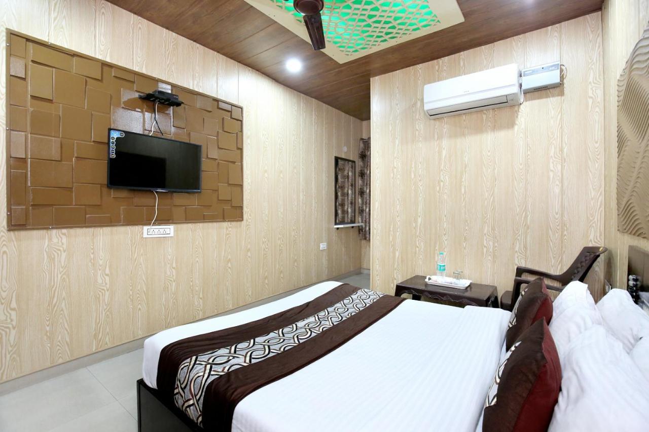 Oyo 8105 Royale Guest House Ludhiana Luaran gambar