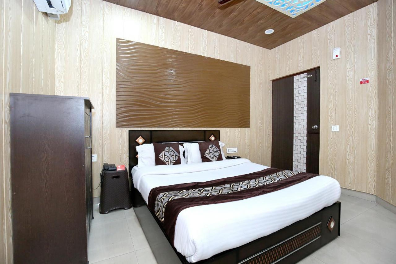 Oyo 8105 Royale Guest House Ludhiana Luaran gambar