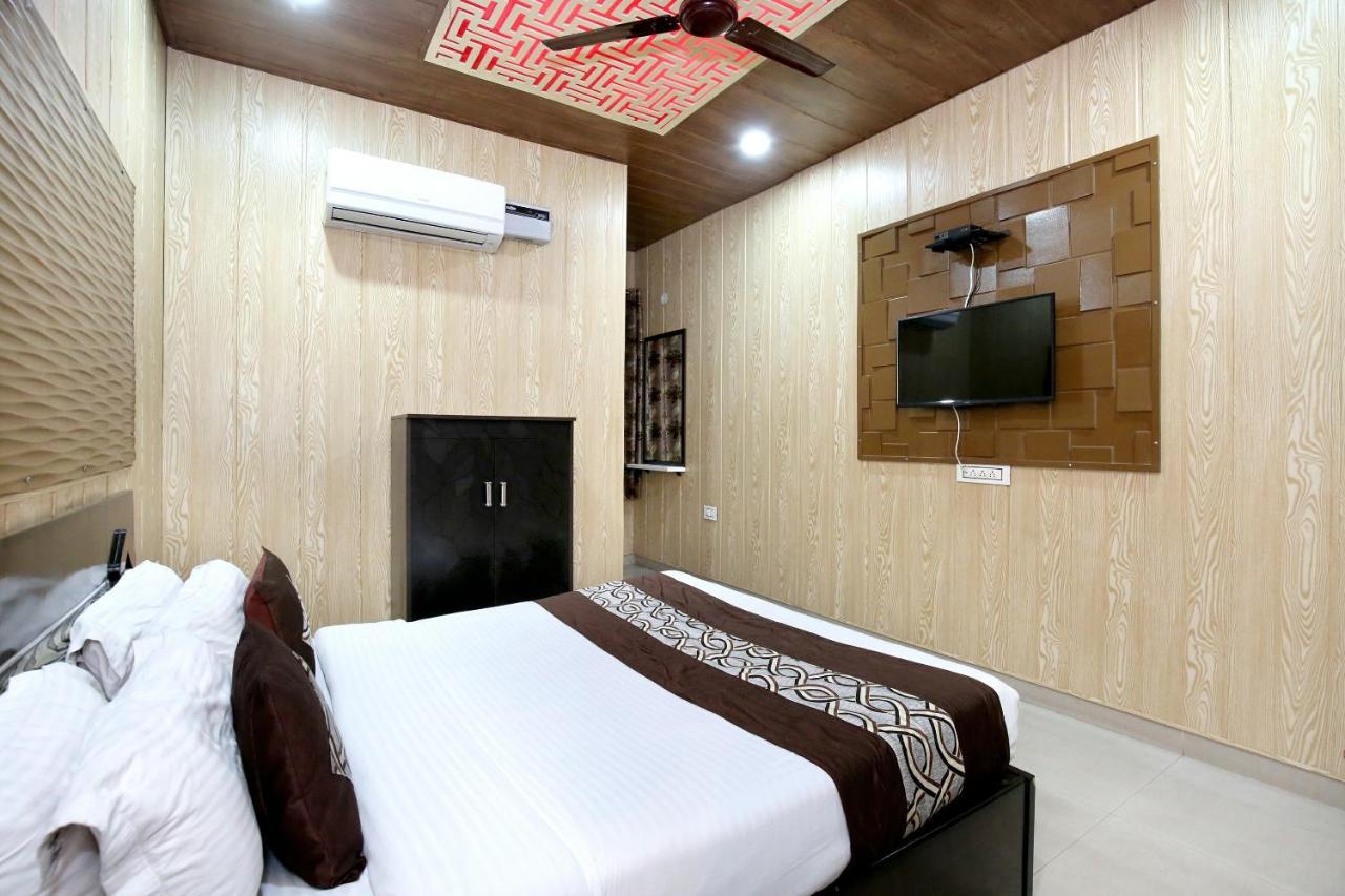 Oyo 8105 Royale Guest House Ludhiana Luaran gambar
