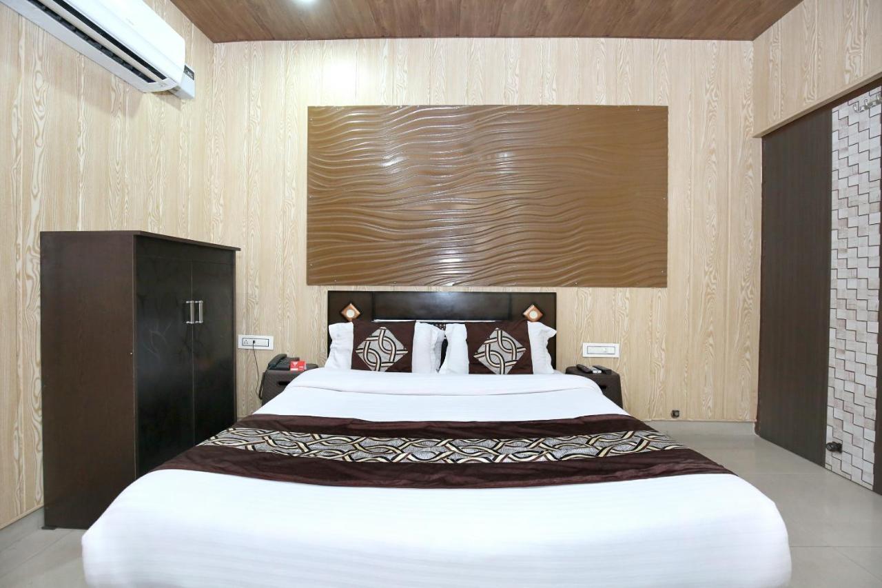 Oyo 8105 Royale Guest House Ludhiana Luaran gambar