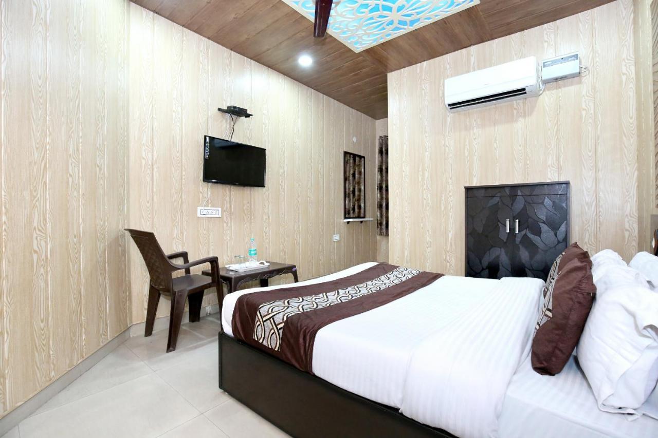 Oyo 8105 Royale Guest House Ludhiana Luaran gambar