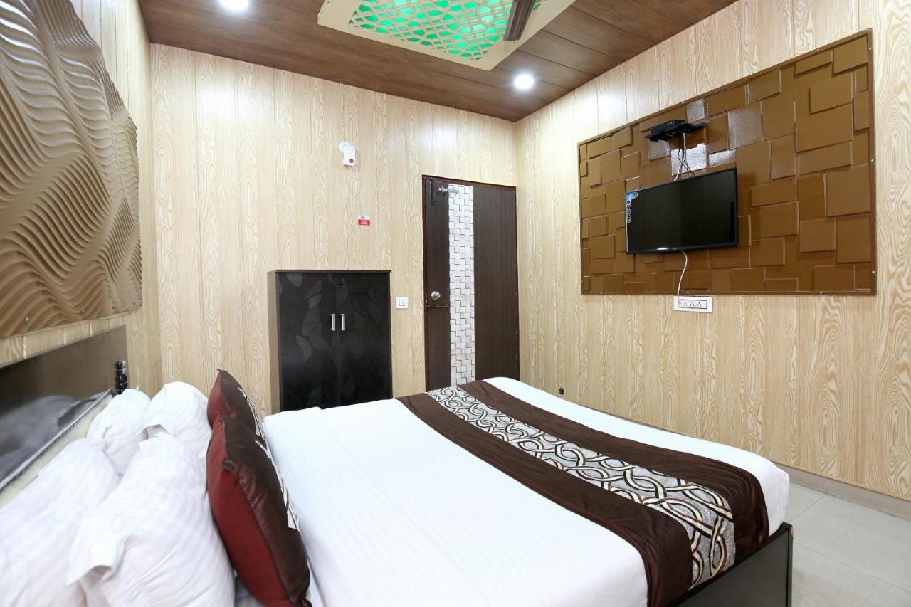 Oyo 8105 Royale Guest House Ludhiana Luaran gambar