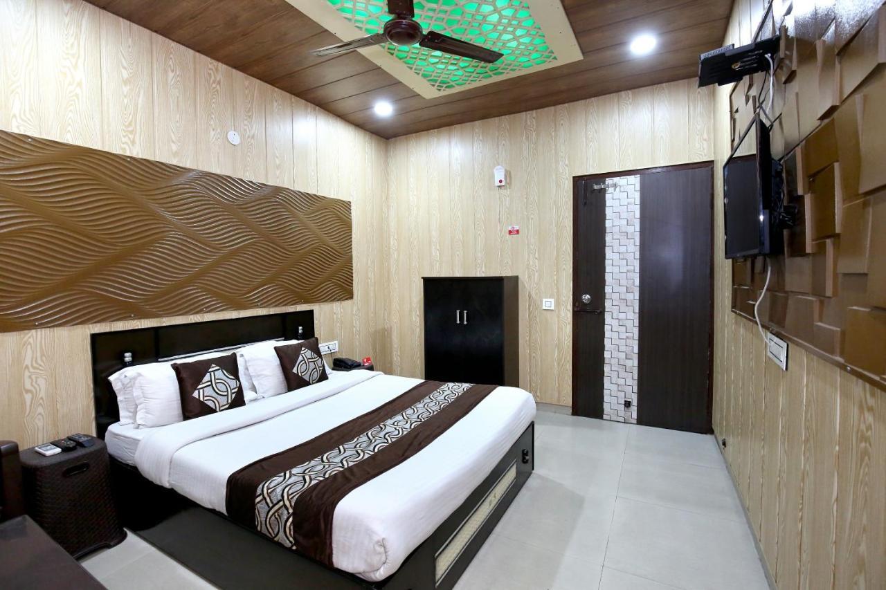 Oyo 8105 Royale Guest House Ludhiana Luaran gambar
