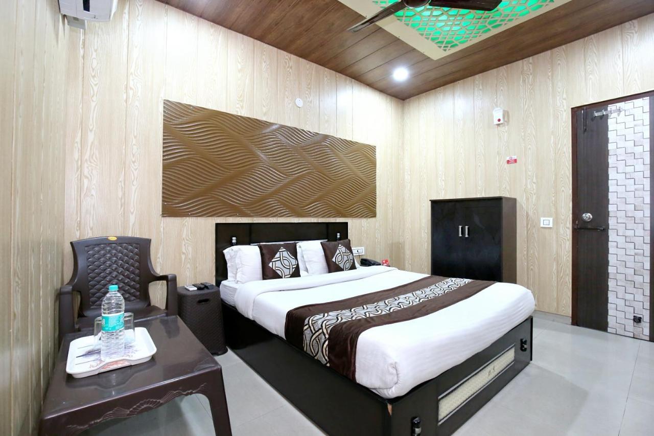 Oyo 8105 Royale Guest House Ludhiana Luaran gambar