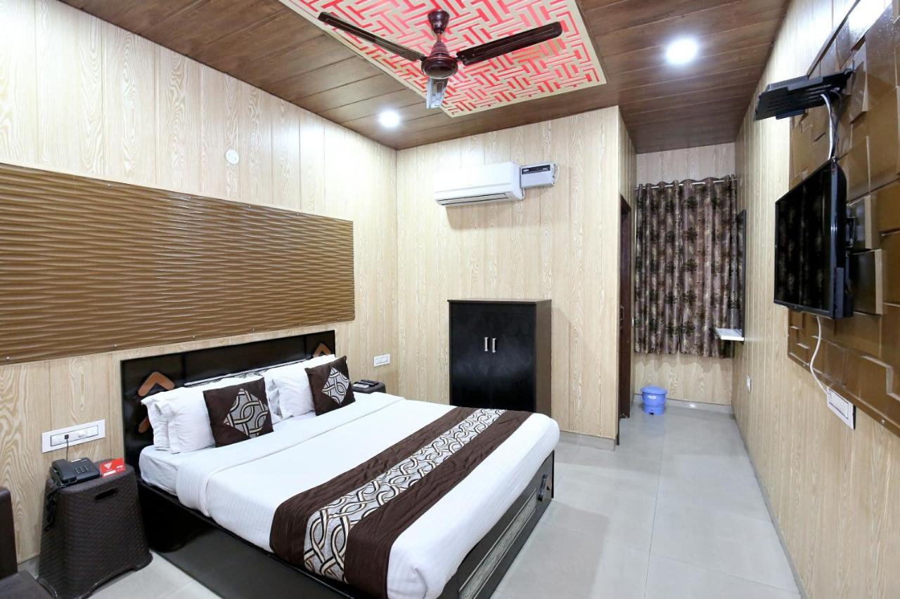 Oyo 8105 Royale Guest House Ludhiana Luaran gambar