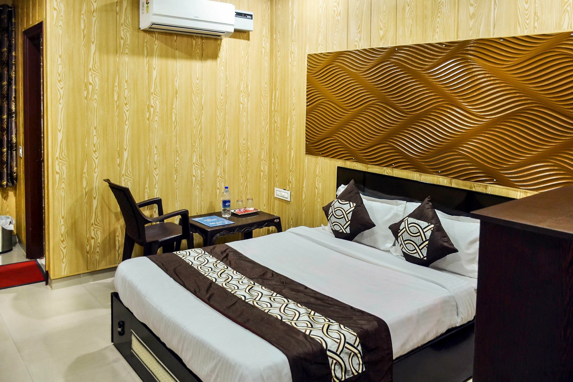 Oyo 8105 Royale Guest House Ludhiana Luaran gambar